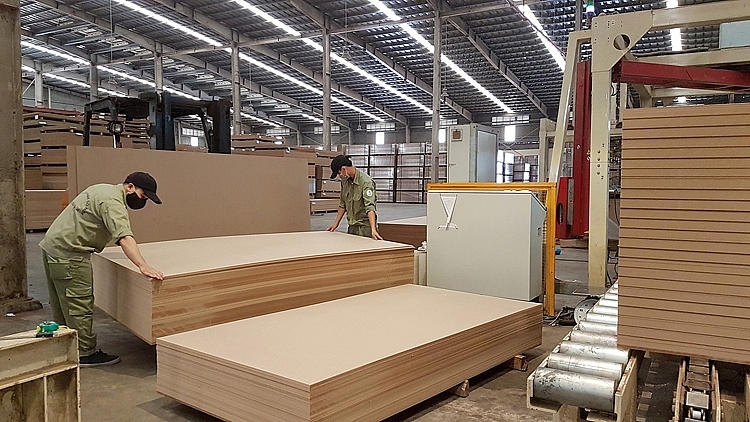 Tin vui cho ngành gỗ Việt Nam! Nhập khẩu đồ nội thất gỗ từ Việt Nam đã được giảm, giúp giá cả cạnh tranh hơn trên thị trường quốc tế. Xem hình ảnh để khám phá thêm những sản phẩm gỗ đẹp và chất lượng từ Việt Nam.