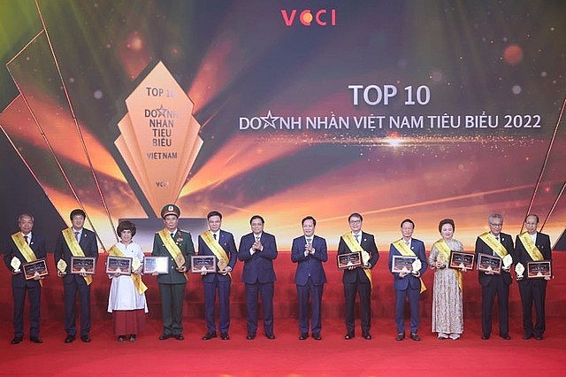 Thủ tướng tham dự Lễ kỷ niệm Ngày Doanh nhân Việt Nam – Tôn vinh doanh nhân Việt Nam tiêu biểu 2022